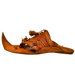 Buy intricate designed Men's Kolhapuri Chappal with pointed edge