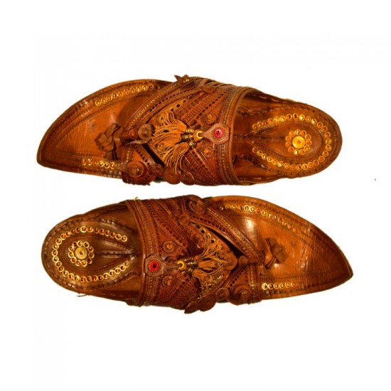 Buy intricate designed Men's Kolhapuri Chappal with pointed edge