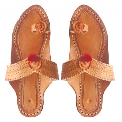 Buy classic pair of kolhapuri chappal for women.