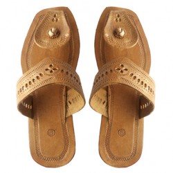 Buy classic pair of kolhapuri chappal for women.